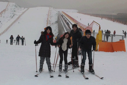 大訊，年會(huì)，年終活動(dòng)，滑雪